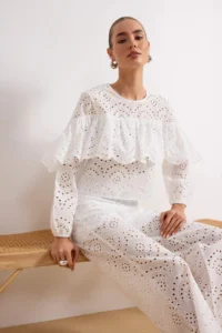 TRENDYOLMİLLA White Frilly Wide Pattern Weaving embroidery Blouse - Image 2