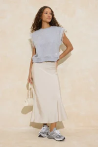 TRENDYOLMİLLA Gray Melange relaxed Pattern Sleeveless embroidery and Weaving Label Detailed Knitting Blouse - Image 2