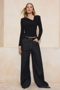 TRENDYOLMİLLA Black Fitted Asymmetric Collar Long Sleeve Flexible Knitting Blouse - Image 2