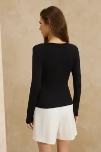 TRENDYOLMİLLA Black Fitted Long Sleeve Window Detailed Soft Knitting Blouse - Image 4