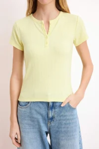 TRENDYOLMİLLA Yellow Fitted Short Sleeve Report Knitting Blouse - Image 3