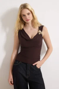 TRENDYOLMİLLA Brown Fitted Off-Shoulder Neck Accessory Detailed Flexible Knitting Blouse
