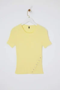 TRENDYOLMİLLA Yellow Crew Neck Asymmetric Button Detailed Fitted Knitwear Thin Blouse - Image 5