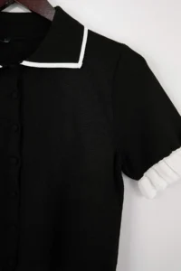 TRENDYOLMİLLA Black Polo Shirt Collar Flywheel Detailed Crop Color Blocked Knitwear Thin Blouse - Image 6