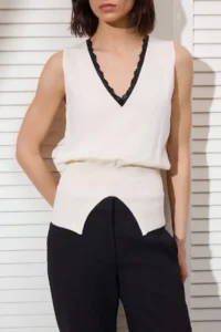 TRENDYOLMİLLA Ecru Summer Color Blocked Special Yarn Fitted Knitwear Thin Blouse - Image 3