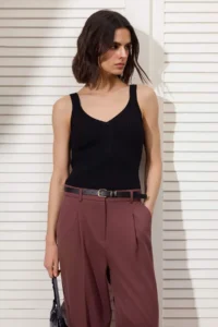 TRENDYOLMİLLA Limited Edition Black V-neck Knitwear Thin Blouse