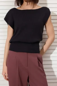 TRENDYOLMİLLA Black Summer Special Yarn Boat Neck Waisted Knitwear Blouse - Image 3