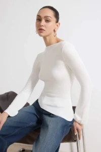 TRENDYOLMİLLA Ecru Fitted Boat Neck Long Sleeve Soft Knitting Blouse - Image 2