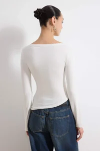 TRENDYOLMİLLA Ecru Fitted Boat Neck Long Sleeve Soft Knitting Blouse - Image 4
