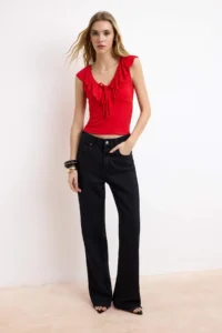 TRENDYOLMİLLA Rejection Fitted/Body-fitting V-neck with flywheel/Frilly Soft Knitting Blouse - Image 2