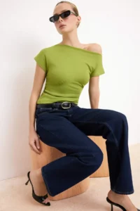 TRENDYOLMİLLA Green Fitted Asymmetric Collar Sleeveless Soft Knitting Blouse