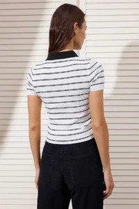 TRENDYOLMİLLA Black Polo Shirt Collar Basic Knitwear Thin Blouse - Image 4