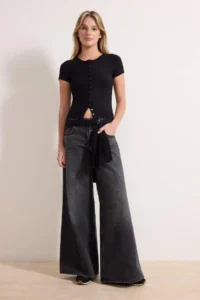 TRENDYOLMİLLA Black Fitted Soft Knitting Blouse - Image 2
