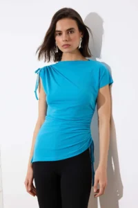 TRENDYOLMİLLA Mavi Fitted Dog collar Drop Sleeve Short Sleeve Shirred Flexible Knitting Blouse - Image 2