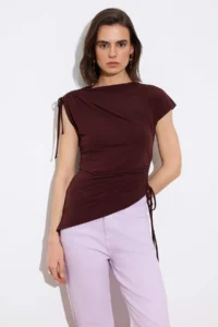 TRENDYOLMİLLA Brown Fitted Dog collar Short Sleeve Shirred Flexible Knitting Blouse - Image 2