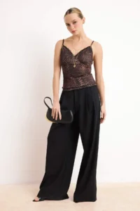 TRENDYOLMİLLA Brown animals Fitted V-neck Sleeveless Lace Detailed Tulle Knitting Blouse - Image 2