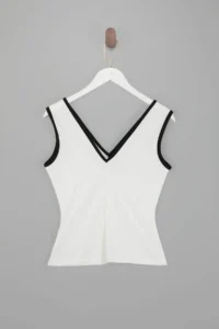 TRENDYOLMİLLA Ecru Fitted V-neck Sleeveless Piped Scuba Crepe Knitting Blouse - Image 2