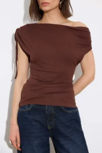 TRENDYOLMİLLA Brown Regular/Normal Pattern Asymmetric Collar Shirred Soft Knitting Blouse - Image 3