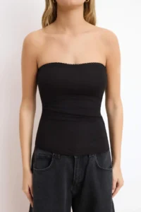 TRENDYOLMİLLA Black Fitted Strapless Sleeveless Soft Knitting Blouse - Image 3