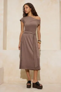 TRENDYOLMİLLA Brown A-Kesim/Life Form Off-Shoulder Neck Accessory Detailed Midi Suede Knitting Dress