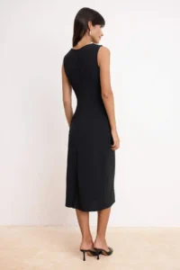 TRENDYOLMİLLA Black Belt Detailed shift/Plain Midi Sleeveless Scuba Crepe Flexible Knitting Dress - Image 4