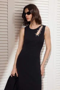 TRENDYOLMİLLA Black Midi Knitwear Special Thread Stone Embroidered Cut Out Detailed Dress