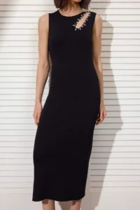 TRENDYOLMİLLA Black Midi Knitwear Special Thread Stone Embroidered Cut Out Detailed Dress - Image 3