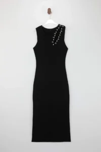 TRENDYOLMİLLA Black Midi Knitwear Special Thread Stone Embroidered Cut Out Detailed Dress - Image 5