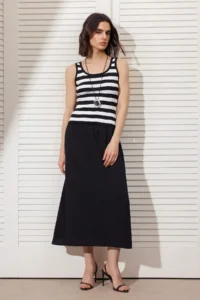 TRENDYOLMİLLA Black Maxi Knitwear Weaving Etekli Dress - Image 2