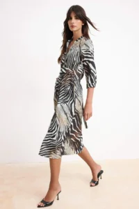 TRENDYOLMİLLA Black Belted animals pattern Maxi Weaving Dress - Image 2