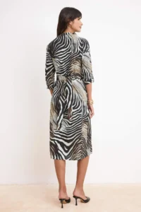 TRENDYOLMİLLA Black Belted animals pattern Maxi Weaving Dress - Image 4