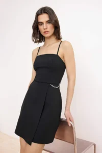 TRENDYOLMİLLA Black Chain Detailed Sleeveless Short / Mini Flexible Weaving Dress - Image 2