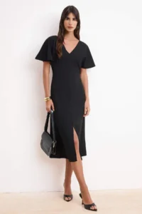 TRENDYOLMİLLA Black bodycon V-neck Angel Arm Short Sleeve Crepe Knitting Dress