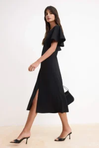 TRENDYOLMİLLA Black bodycon V-neck Angel Arm Short Sleeve Crepe Knitting Dress - Image 2