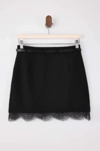 TRENDYOLMiLLA Black Arched Etekucu Lace Detailed A-line/Life Material Mini Skirt - Image 6