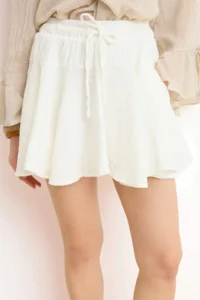 TRENDYOLMİLLA White Muslin Mini Shorts Skirt - Image 3
