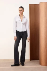 TRENDYOLMİLLA Trendyolmilla Wardrobe Essentials – White Pocket Detail Fitted Shirt | - Image 3