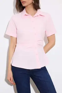 TRENDYOLMİLLA Limited Edition Pink Waist Fitting Asymmetric Fitted Shirt - Image 3