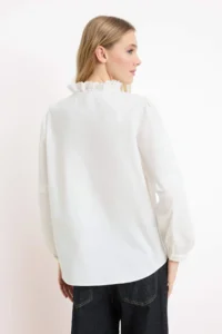 TRENDYOLMİLLA White Ruffle Detailed Poplin Shirt - Image 4