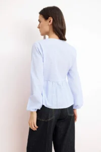 TRENDYOLMİLLA Mavi Striped Embroidered Dilimli Shirt - Image 4
