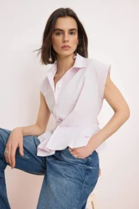TRENDYOLMİLLA Pink Asymmetric Closure Fitted Shirt - Image 2
