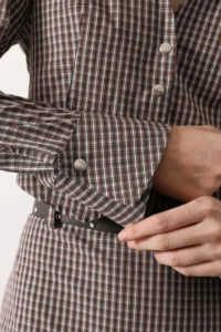 TRENDYOLMİLLA Brown-Multicolored Mini Checkered Fitted Crop Shirt - Image 5