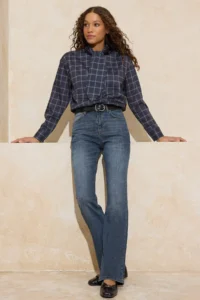 TRENDYOLMİLLA Mavi Regular Waist Less Flexible Flare flared leg jeans - Image 2