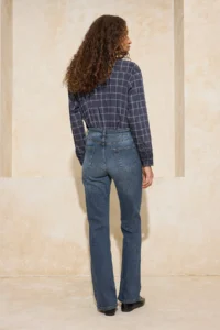 TRENDYOLMİLLA Mavi Regular Waist Less Flexible Flare flared leg jeans - Image 4