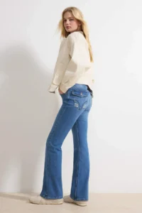 TRENDYOLMİLLA Mavi Low Waist Pockets Embroidery Detailed Middle Flexible Flare flared leg jeans - Image 2