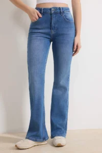TRENDYOLMİLLA Mavi Low Waist Pockets Embroidery Detailed Middle Flexible Flare flared leg jeans - Image 3