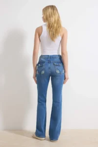 TRENDYOLMİLLA Mavi Low Waist Pockets Embroidery Detailed Middle Flexible Flare flared leg jeans - Image 4