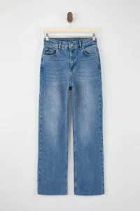 TRENDYOLMİLLA Mavi Cut Hem High Waist Less Flexible Straight Plain Cut jeans - Image 5