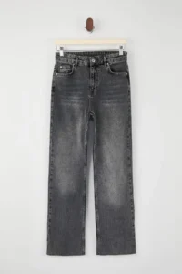 TRENDYOLMİLLA Black Cut Hem High Waist Less Flexible Straight Plain Cut jeans - Image 5