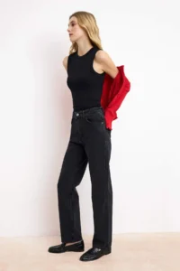 TRENDYOLMİLLA Black Regular Waist 100% Cotton Straight Plain Kesim jeans - Image 2